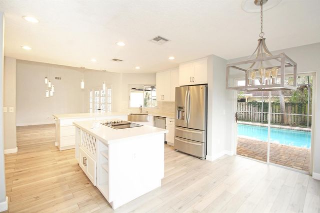 896 ROSE Court, Wellington, FL 33414