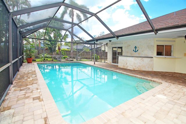 896 ROSE Court, Wellington, FL 33414