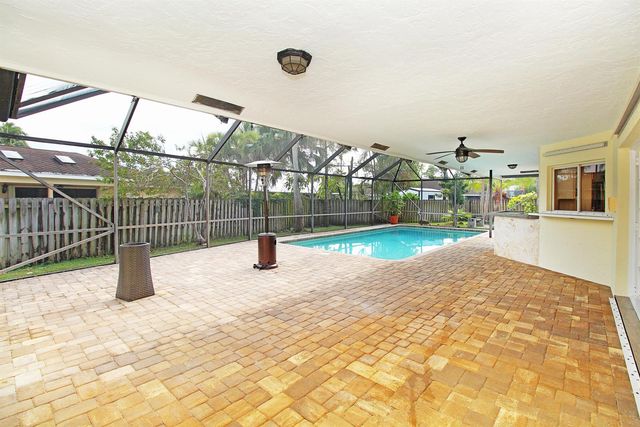 896 ROSE Court, Wellington, FL 33414