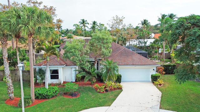 896 ROSE Court, Wellington, FL 33414