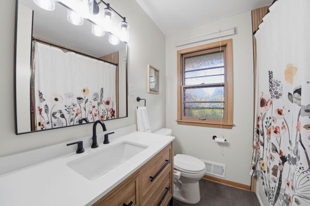 5324 Horizon Drive NE, Fridley, MN 55421