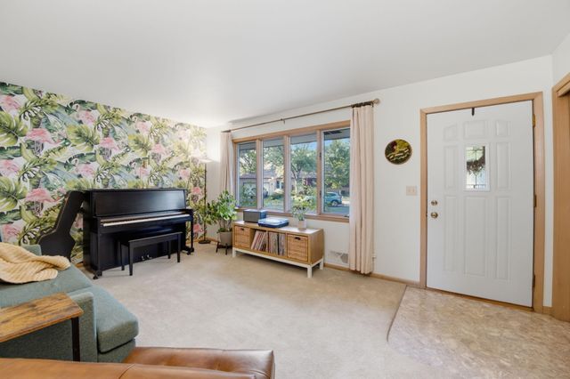 5324 Horizon Drive NE, Fridley, MN 55421