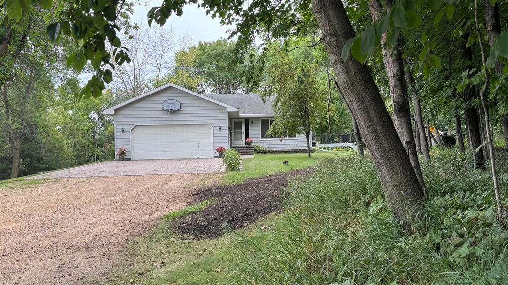 301 Myrick Street, Le Sueur, MN 56058 — exterior