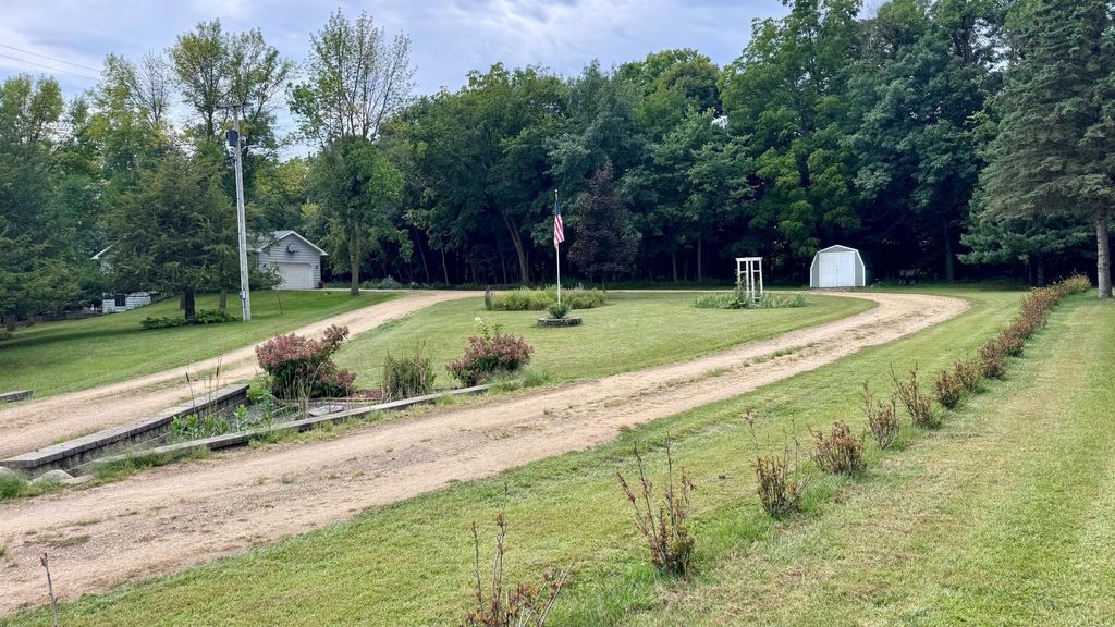 301 Myrick Street, Le Sueur, MN 56058 — photo 2