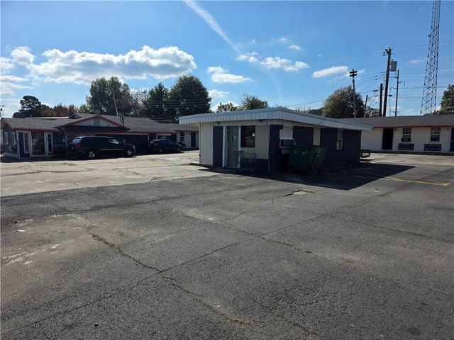 2011 Broadway Street, Poteau, OK 74953