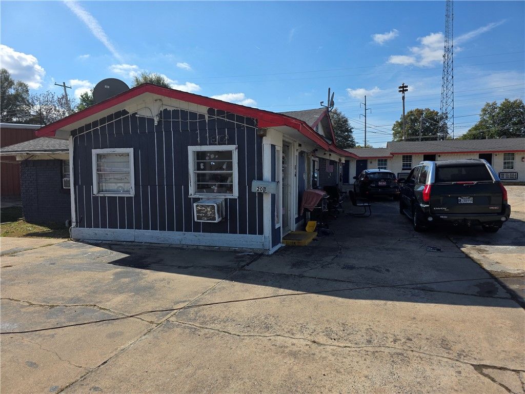 2011 Broadway Street, Poteau, OK 74953