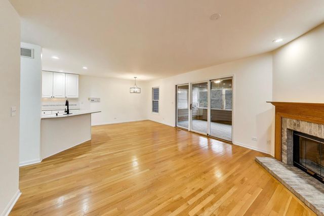 325 N Water Street 325, Batavia, IL 60510