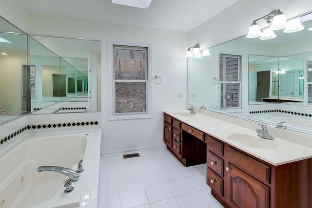 325 N Water Street 325, Batavia, IL 60510