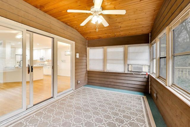 325 N Water Street 325, Batavia, IL 60510