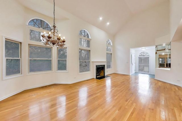 325 N Water Street 325, Batavia, IL 60510