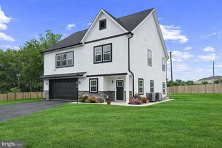 8321 MAPLEWOOD DR, Manassas Park, VA 20111