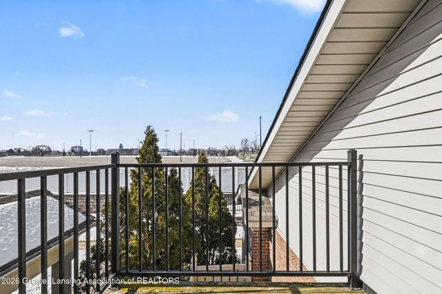 617 Worthington Drive, Lansing, MI 48906