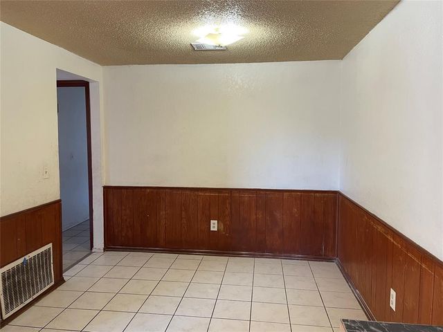 7611 NW 113th Place, Oklahoma City, OK 73162