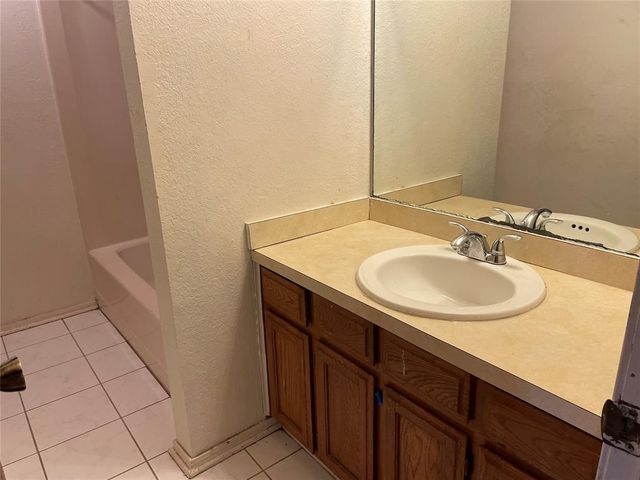 7611 NW 113th Place, Oklahoma City, OK 73162