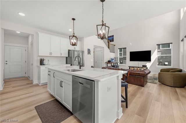 9235 Ledge View Terrace, Broadview Heights, OH 44147