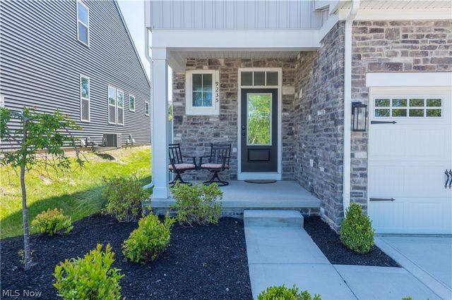 9235 Ledge View Terrace, Broadview Heights, OH 44147