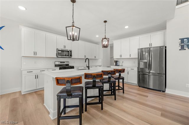9235 Ledge View Terrace, Broadview Heights, OH 44147
