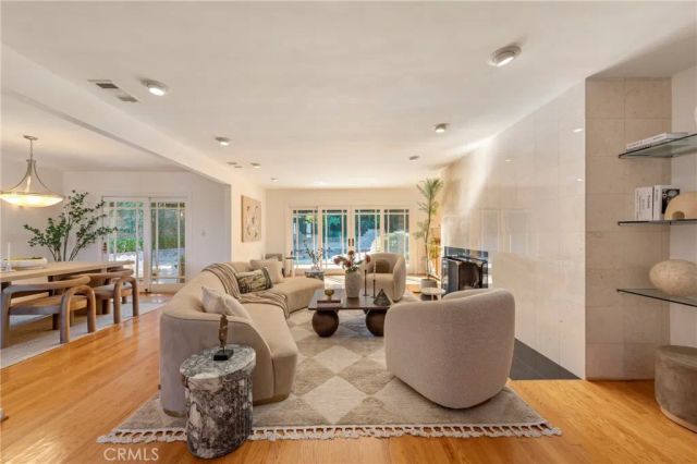 22548 Waterbury Street, Woodland Hills, CA 91364