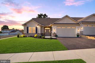 616 BLUFF STONE DRIVE #12, York, PA 17402