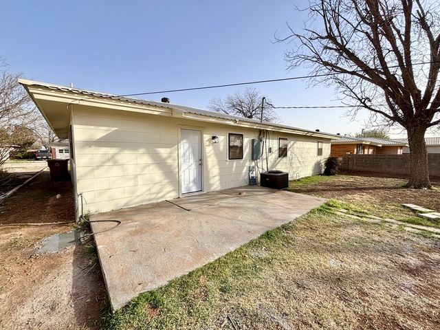 1214 E 18th St, Big Spring, TX 79720