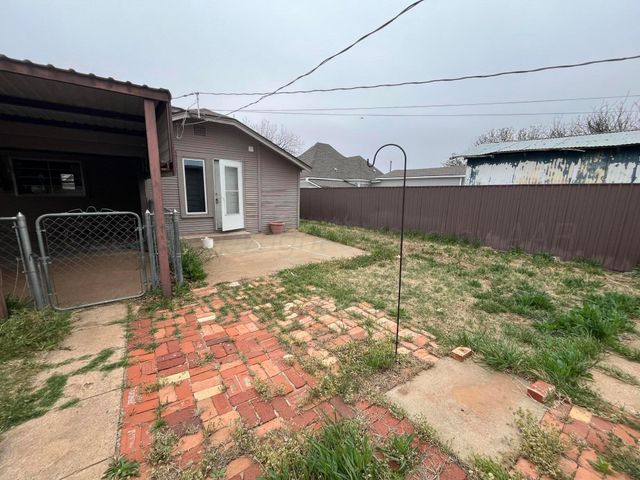 300 NE Avenue E, Childress, TX 79201