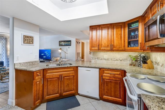 3180 Seasons WAY 907, Estero, FL 33928