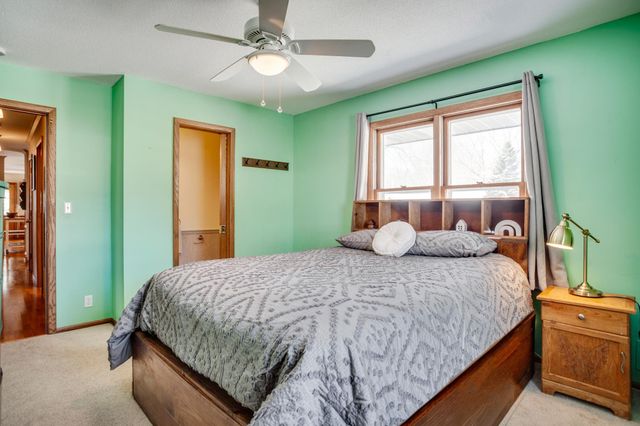 2722 Vale Crest Road, Crystal, MN 55422