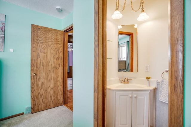 2722 Vale Crest Road, Crystal, MN 55422