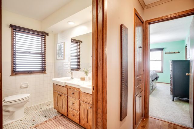 2722 Vale Crest Road, Crystal, MN 55422