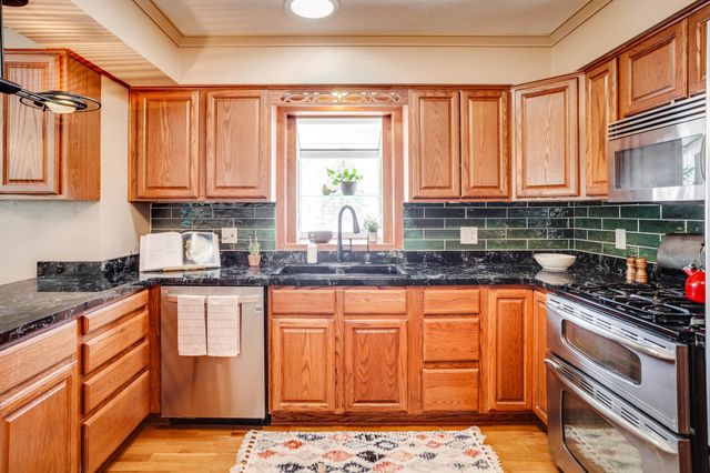 2722 Vale Crest Road, Crystal, MN 55422