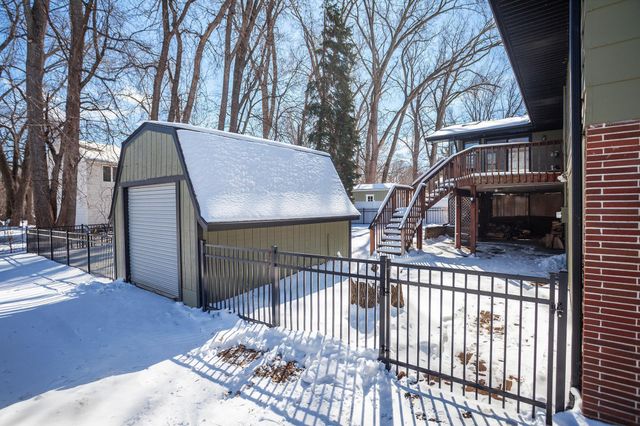 2722 Vale Crest Road, Crystal, MN 55422