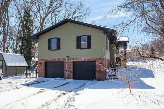 2722 Vale Crest Road, Crystal, MN 55422