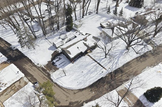 2722 Vale Crest Road, Crystal, MN 55422