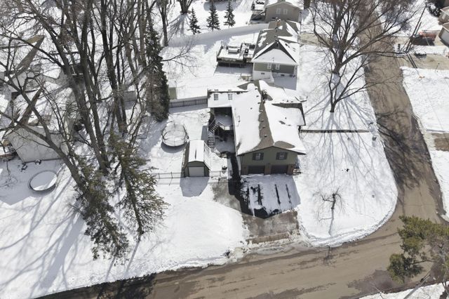 2722 Vale Crest Road, Crystal, MN 55422