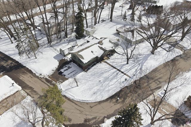 2722 Vale Crest Road, Crystal, MN 55422