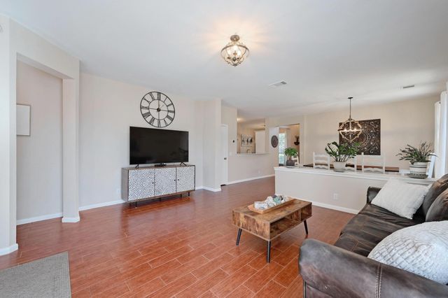 400 Tobin DR, Buda, TX 78610