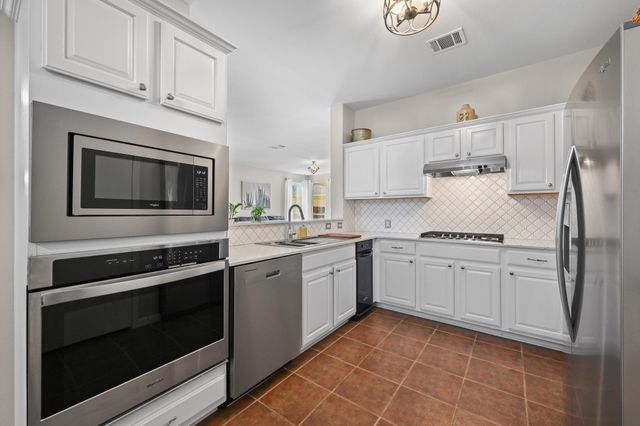 400 Tobin DR, Buda, TX 78610