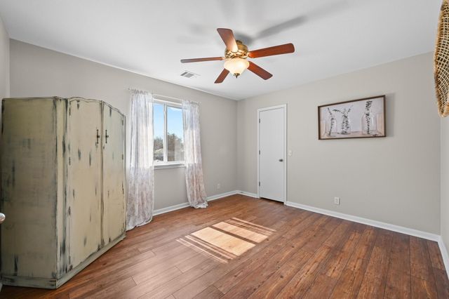 400 Tobin DR, Buda, TX 78610