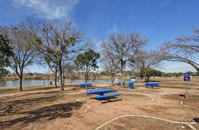 400 Tobin DR, Buda, TX 78610