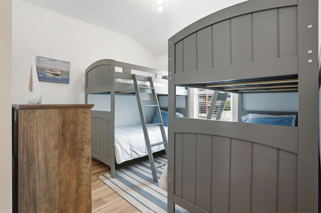 512 Palmer DR, Lago Vista, TX 78645