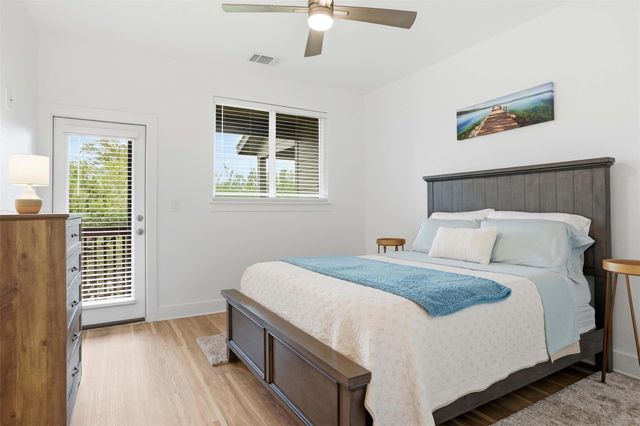 512 Palmer DR, Lago Vista, TX 78645