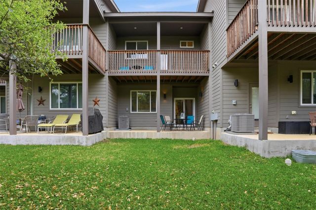 512 Palmer DR, Lago Vista, TX 78645