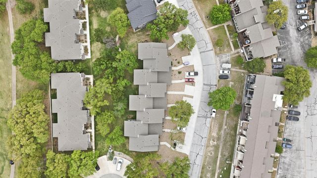 512 Palmer DR, Lago Vista, TX 78645