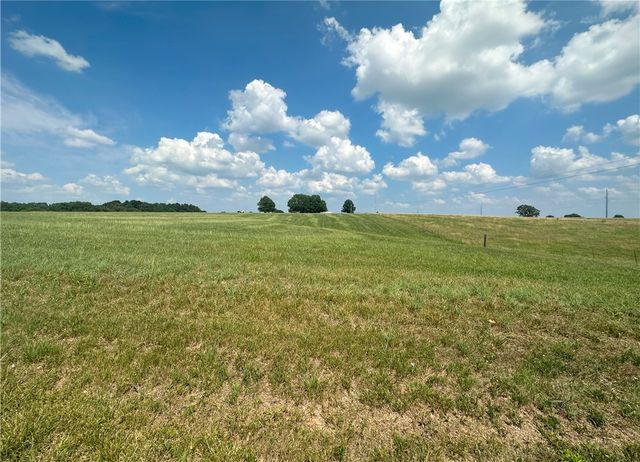 1440 Ardemagni Road, Tontitown, AR 72762