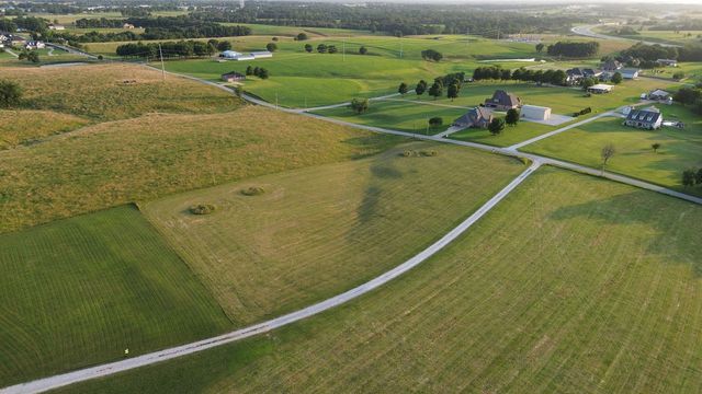 1440 Ardemagni Road, Tontitown, AR 72762