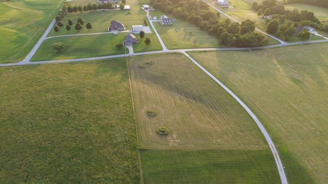 1440 Ardemagni Road, Tontitown, AR 72762