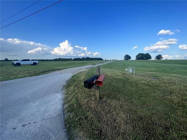1440 Ardemagni Road, Tontitown, AR 72762