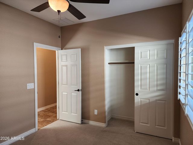 2736 E SOURWOOD Drive, Gilbert, AZ 85298