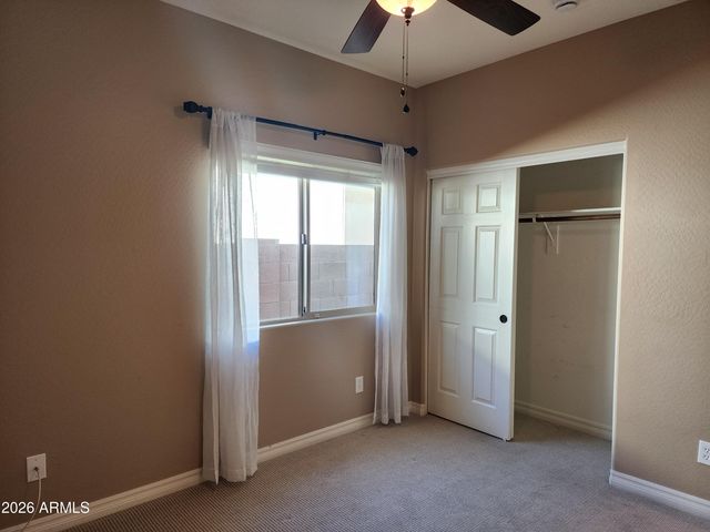 2736 E SOURWOOD Drive, Gilbert, AZ 85298