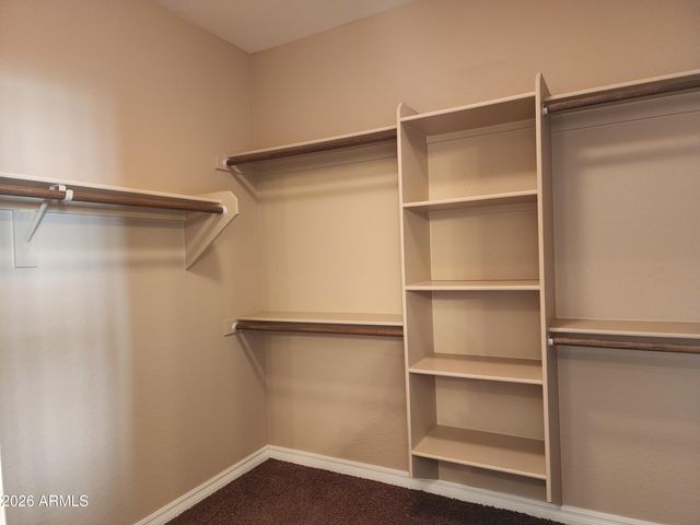 2736 E SOURWOOD Drive, Gilbert, AZ 85298